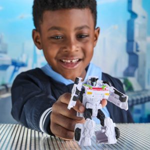 Transformers CYBERWORLD Cyber Changers Wheeljack Action Figure