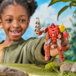 Transformers CYBERWORLD Cyber Changers Dinobot Snarl Action Figure