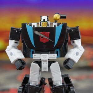 Transformers Legacy Deluxe Class Armada Universe Wheeljack 55 Action Figure 8