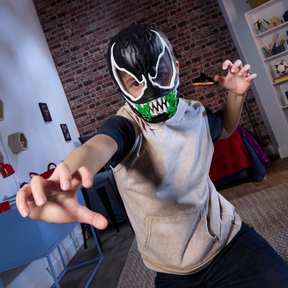 Marvel Spider-Man VenomVersus Venom Glow-In-The-Dark Mask for Role Play Super Hero Toys for Kids Ages 5 - Image 5